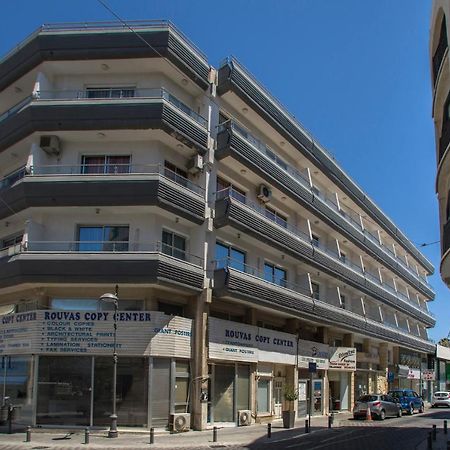 Attic City Apartments 拉纳卡 外观 照片