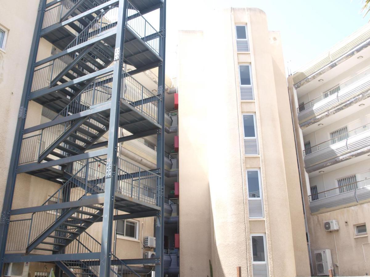 Attic City Apartments 拉纳卡 外观 照片