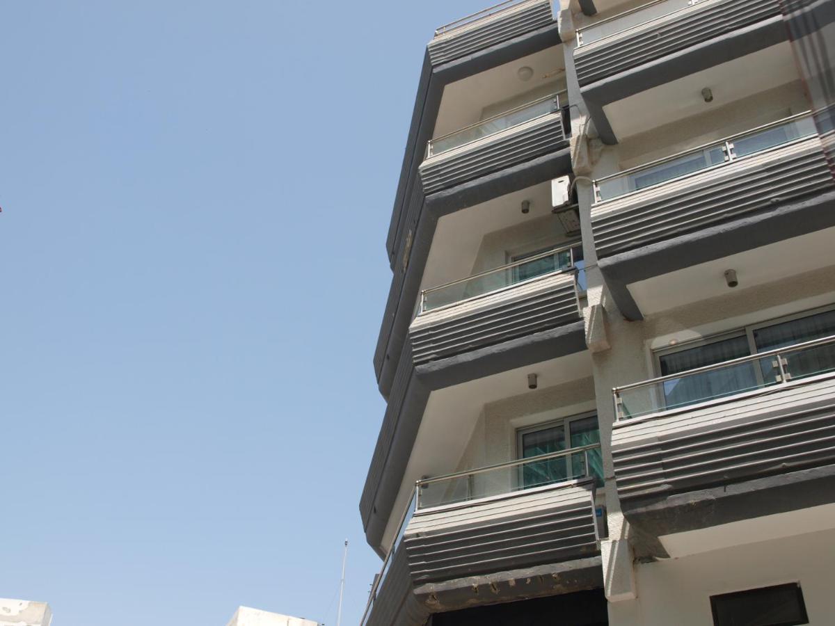 Attic City Apartments 拉纳卡 外观 照片
