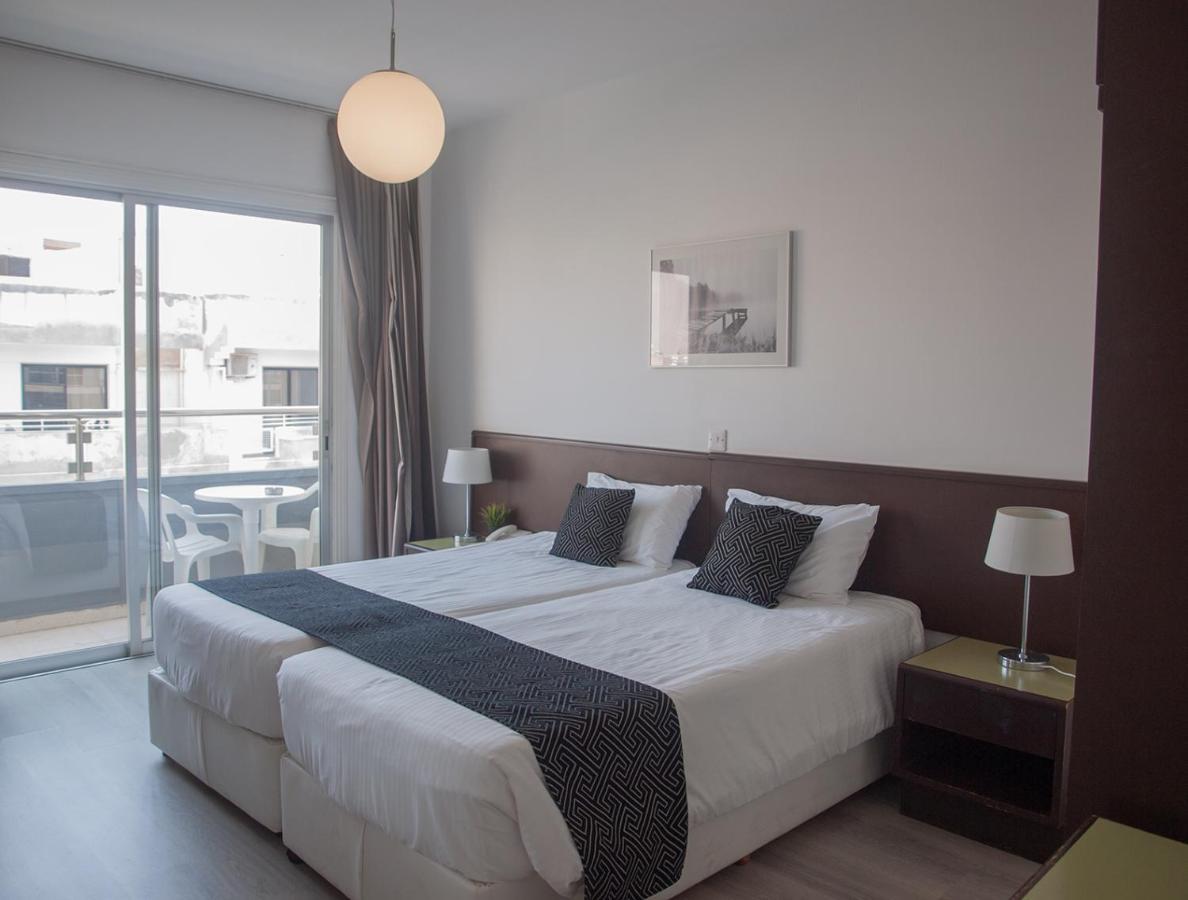 Attic City Apartments 拉纳卡 外观 照片